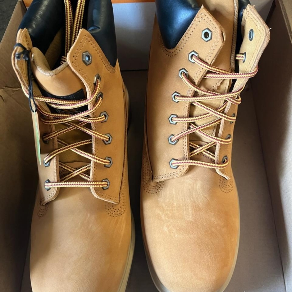 Men's timberland boots NIB